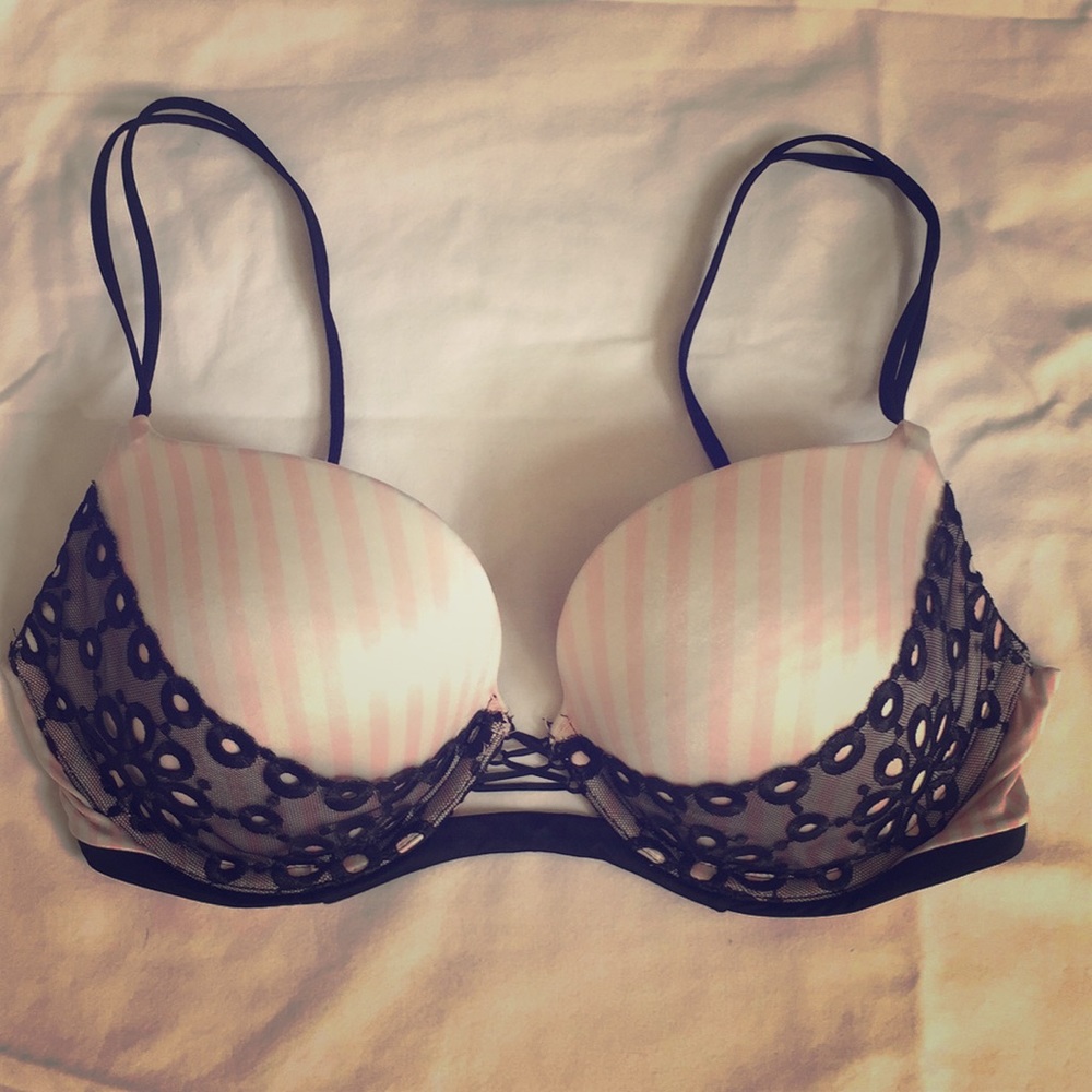 Victoria’s Secret very sexy push up 36C